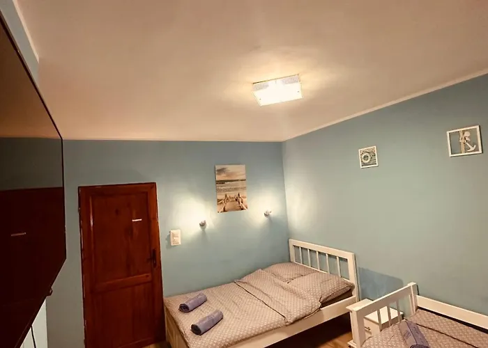 Pensión Trzy Kotwice Jedna Minuta Do Morza I Centrum Jastrzębia Góra