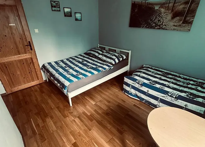 Pensión Trzy Kotwice Jedna Minuta Do Morza I Centrum Jastrzębia Góra