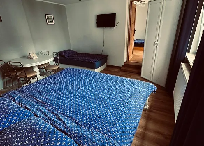 Pensión Trzy Kotwice Jedna Minuta Do Morza I Centrum Jastrzębia Góra